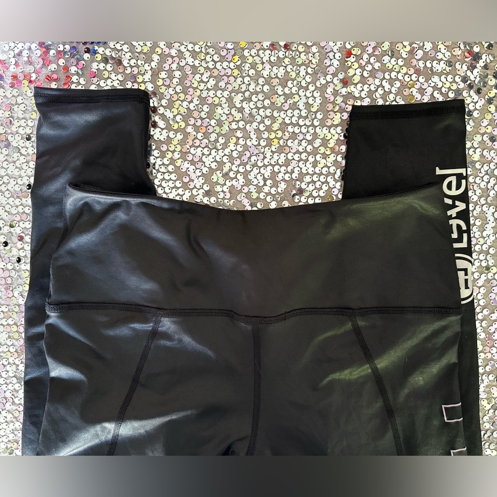 Le-vel Thrive leggings